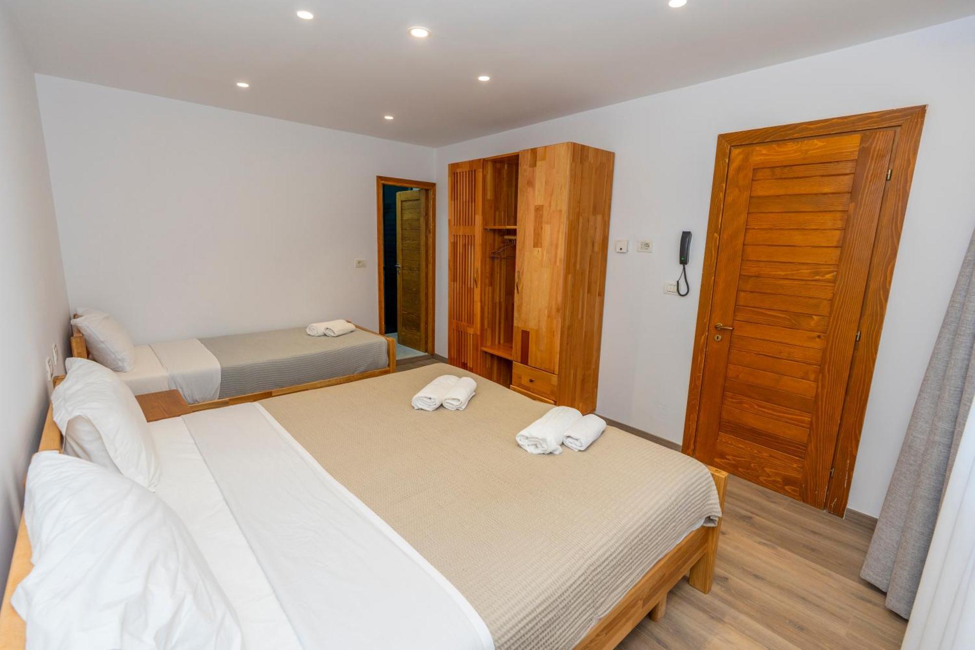 Bujtina Berishta 5*